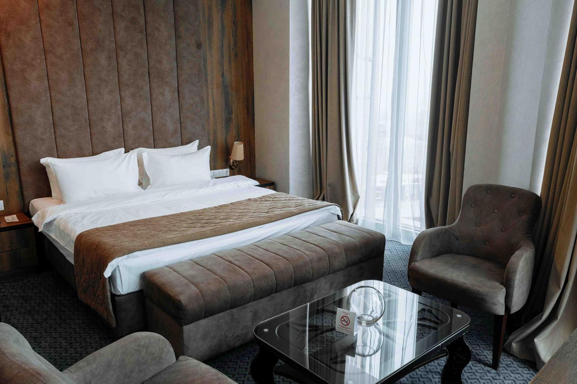 فندق Ramada By Wyndham شيمكنت المظهر الخارجي الصورة