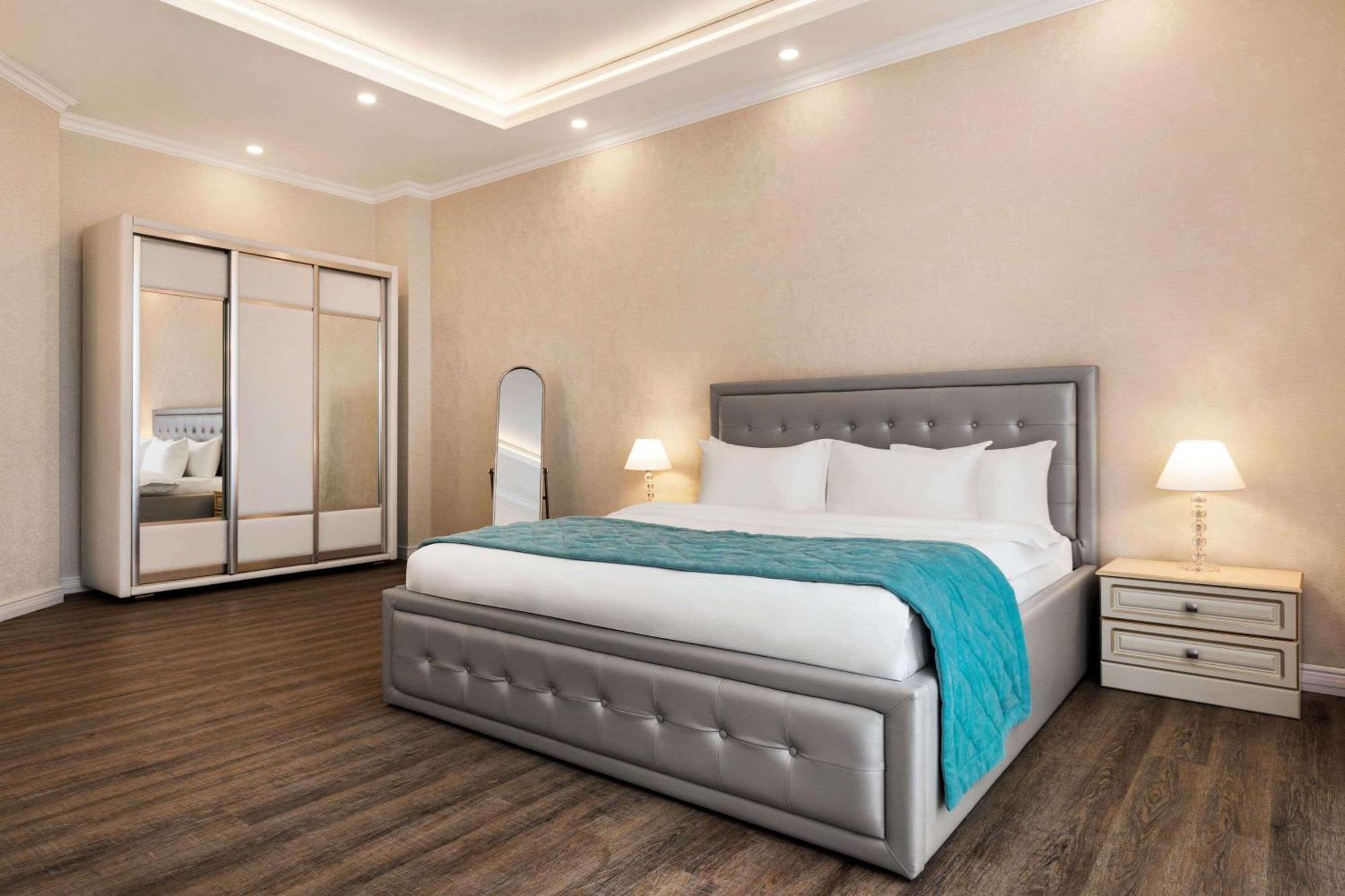 فندق Ramada By Wyndham شيمكنت المظهر الخارجي الصورة
