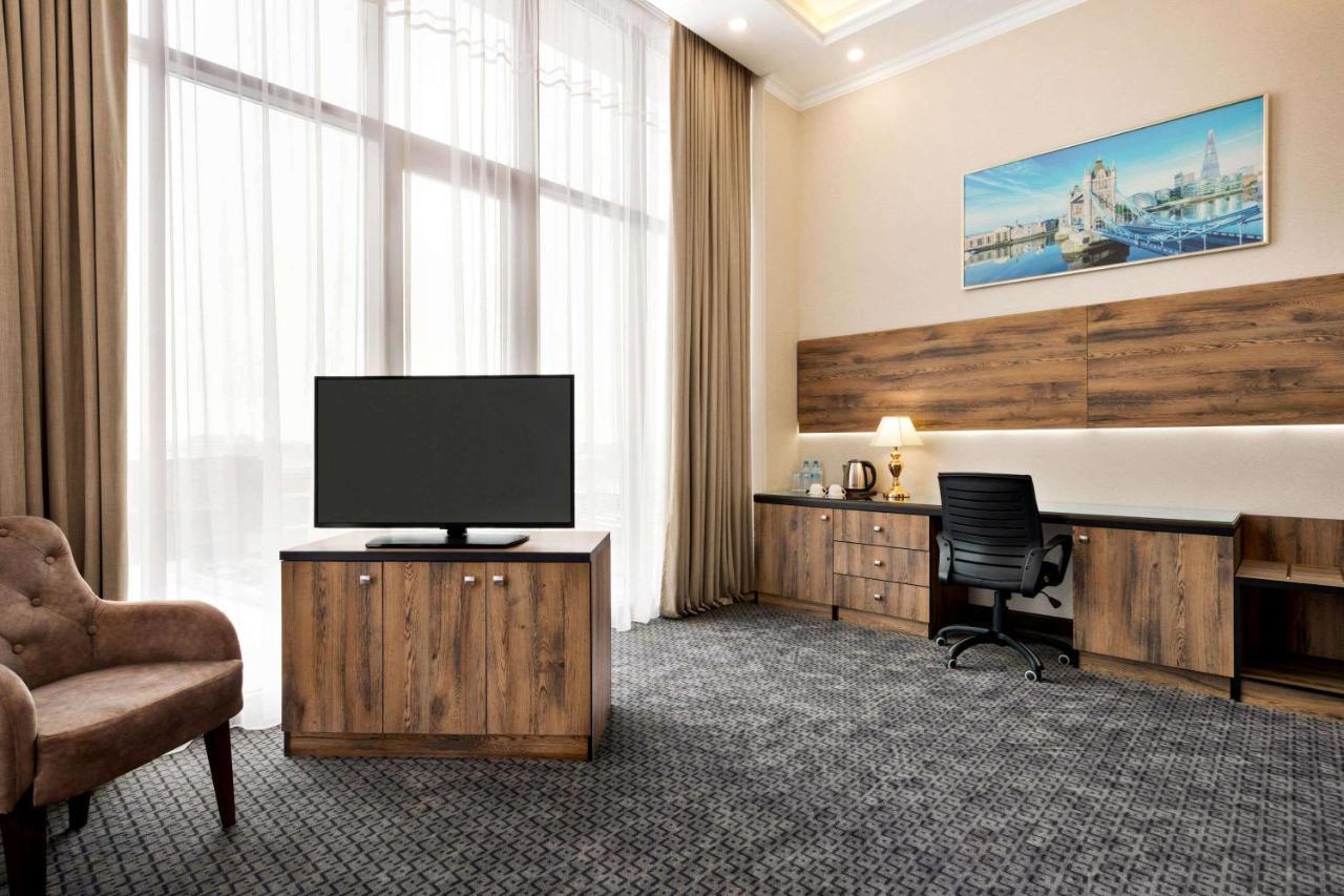 فندق Ramada By Wyndham شيمكنت المظهر الخارجي الصورة